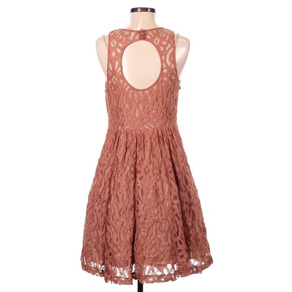 ELENA GILBERT THE VAMPIRE DIARIES Mariposa Lace Dress EUC RARE - Picture 3 of 3